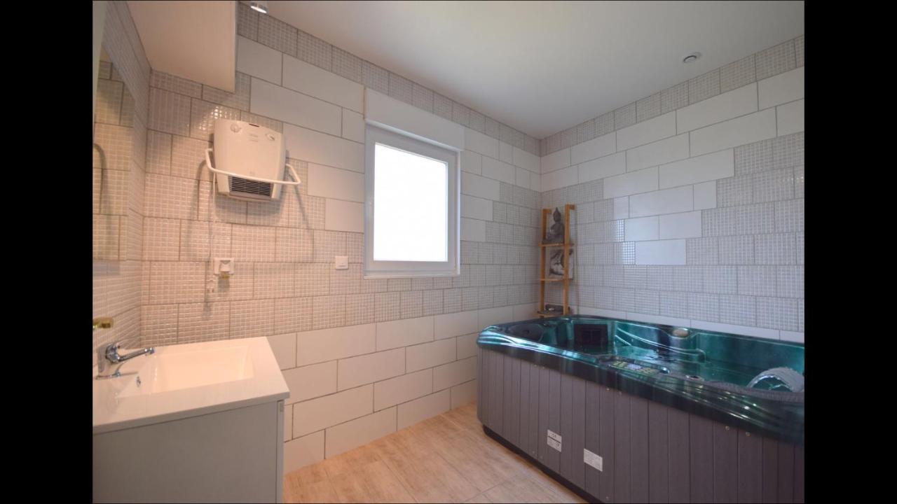 אורביי Gite Moderne Proche De Kaysersberg Av Jacuzzi Prive מראה חיצוני תמונה